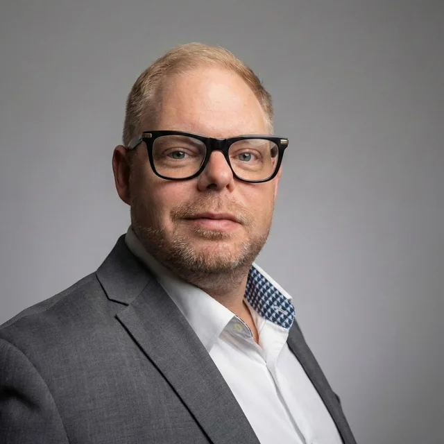 Damien Pearl, professional portrait December 2025